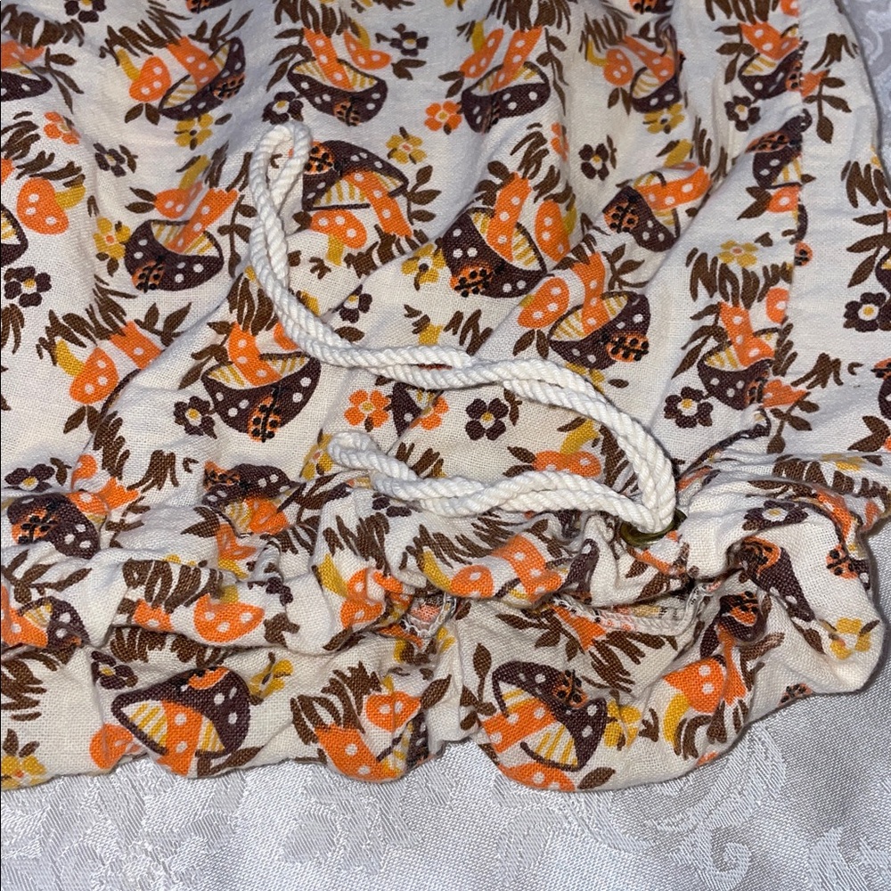 Vintage Mushroom & floral design Laundry bag with drawstring. - Picture 3 of 4